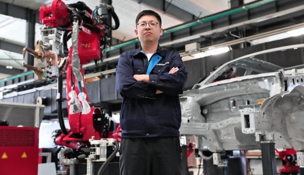 人民網(wǎng)——?jiǎng)?chuàng)新路上遇見(jiàn)你｜王曉峰：干機(jī)器人的，都特別酷